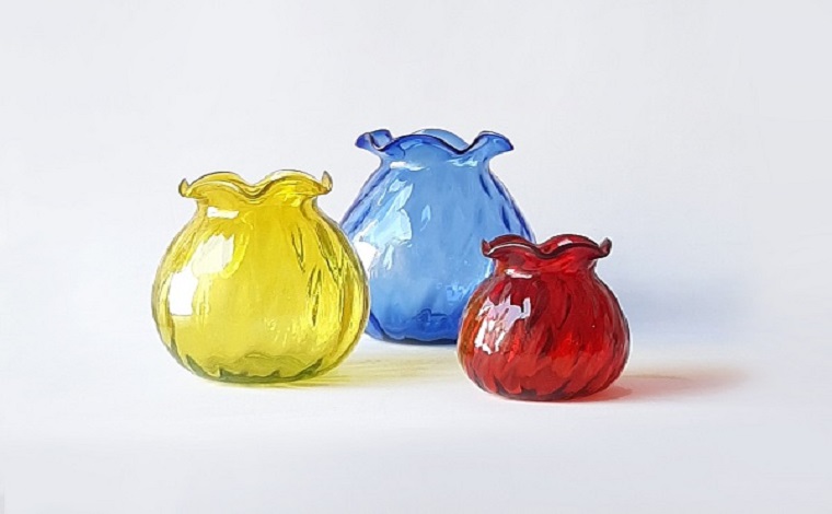 3 گلدان شیشه ای رنگی در اندازه های مختلف - صنایع دستی شیشه ای ایرانی